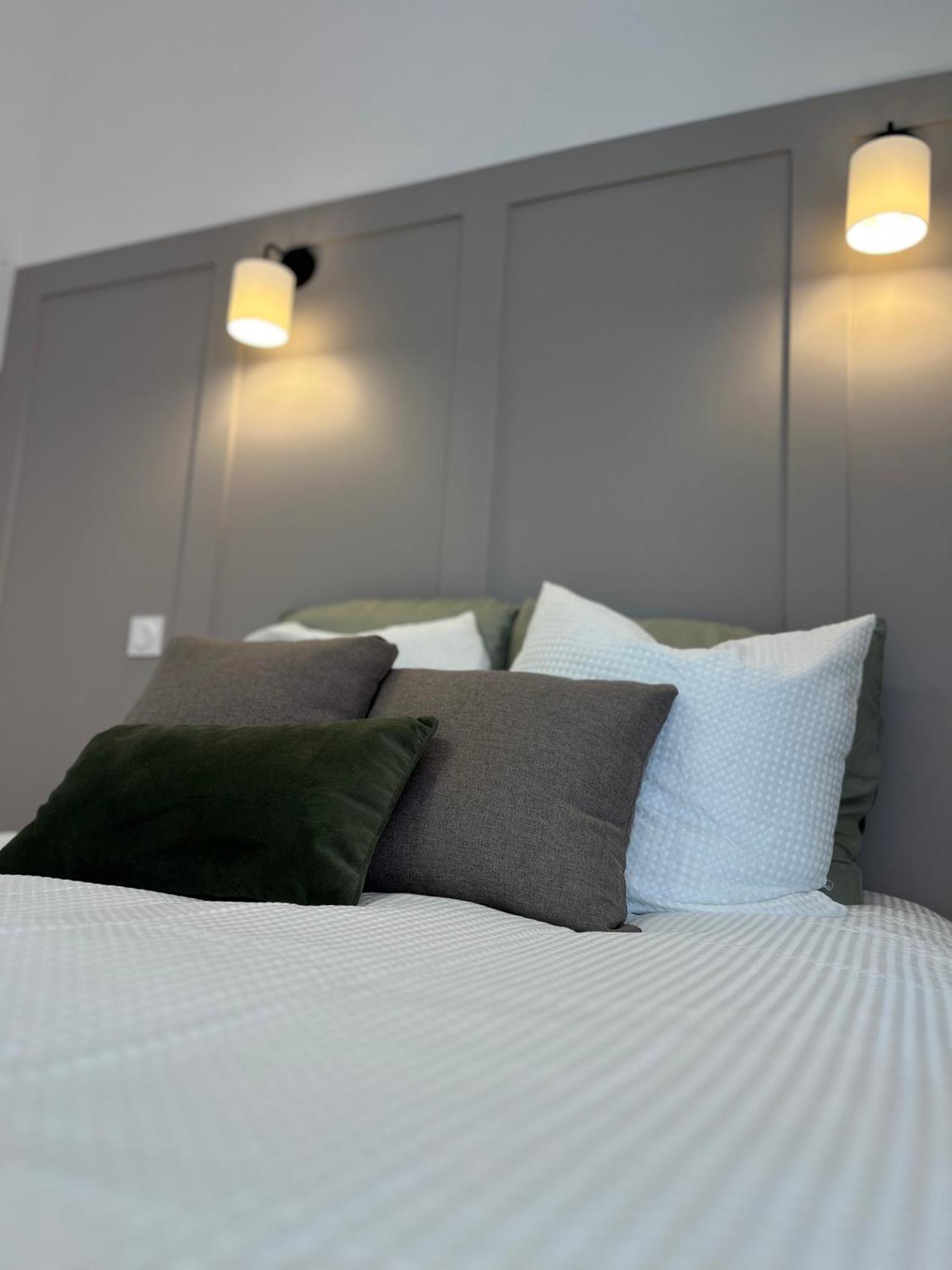 Duplex Raffine, Elegant & Climatise - La Mezz Apartamento Nîmes Exterior foto
